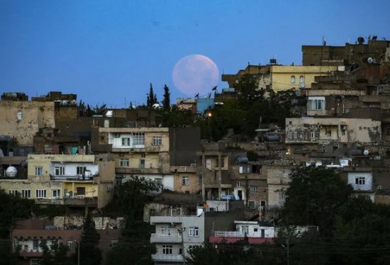 Foto - Türkiye ve dünyadan kanlı ay tutulması manzaraları