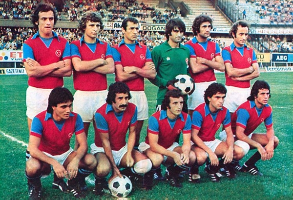 Foto - Türkiye ve dünyadan unutulmaz 11'ler