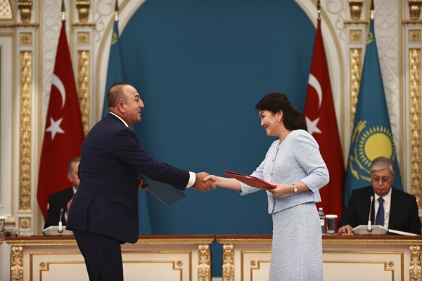 Foto - Türkiye ve Kazakistan arasında 6 anlaşma!