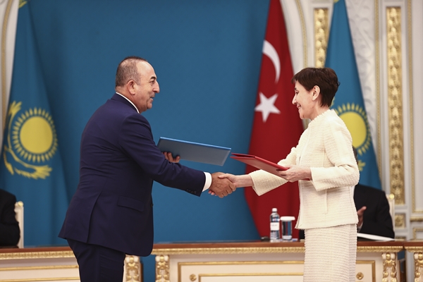 Foto - Türkiye ve Kazakistan arasında 6 anlaşma!