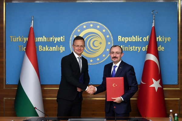 Foto - Türkiye ve Macaristan arasında imzalar atıldı