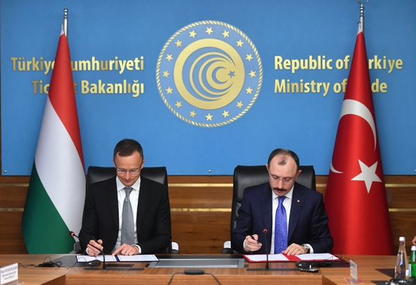 Foto - Türkiye ve Macaristan arasında imzalar atıldı