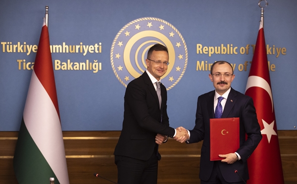 Foto - Türkiye ve Macaristan arasında imzalar atıldı