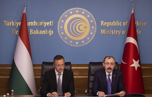 Foto - Türkiye ve Macaristan arasında imzalar atıldı