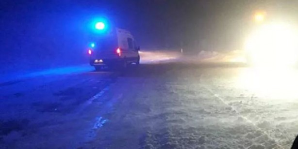 Türkiye yeni güne korkunç bir haberle uyandı! Sivas'ta yolcu otobüsü devrildi