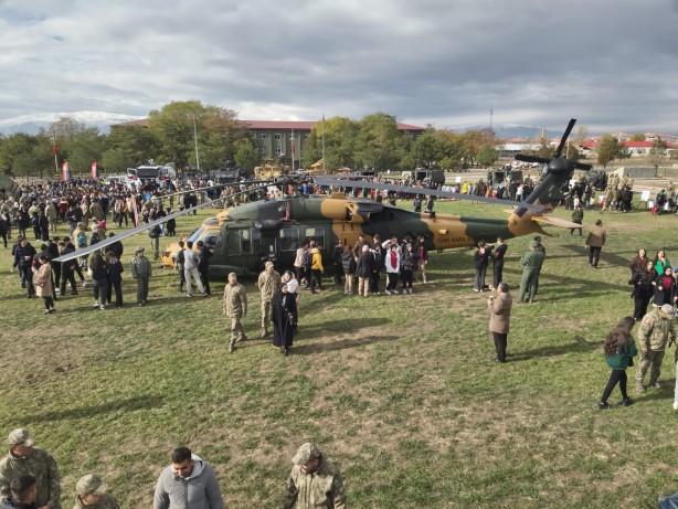 Foto - Türkiye, yerli ve milli gösteri yaptı! Erzincan'da Mehmetçik sergisi büyüledi...