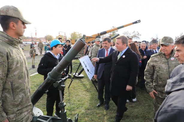 Foto - Türkiye, yerli ve milli gösteri yaptı! Erzincan'da Mehmetçik sergisi büyüledi...