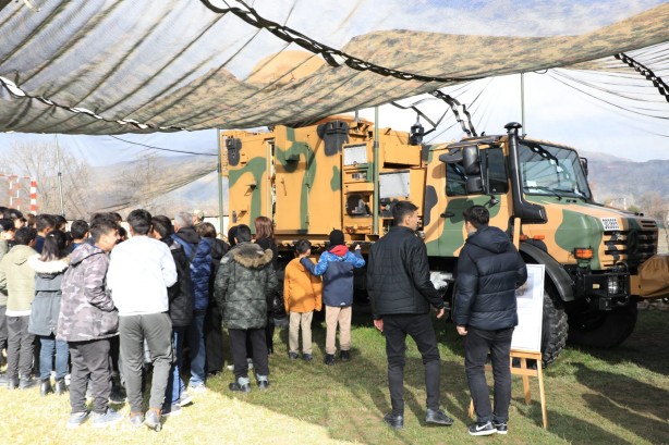 Foto - Türkiye, yerli ve milli gösteri yaptı! Erzincan'da Mehmetçik sergisi büyüledi...