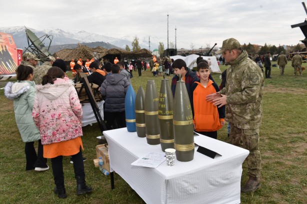 Foto - Türkiye, yerli ve milli gösteri yaptı! Erzincan'da Mehmetçik sergisi büyüledi...