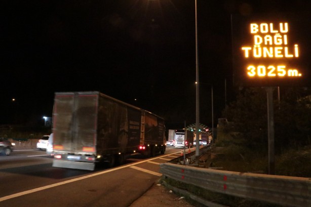 Foto - Türkiye yollarda! Bolu Dağı Tüneli kapandı