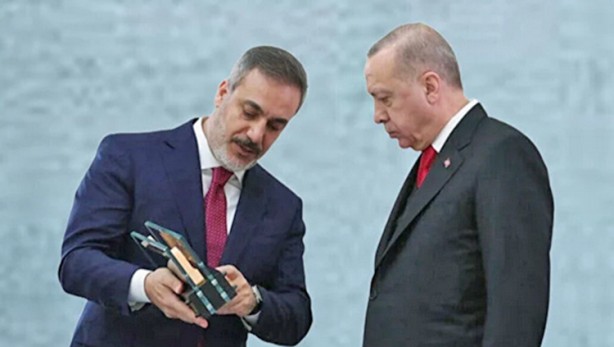 ‘Türkiye Yüzyılı’ hızlı başladı... Fidan, büyükelçilikleri yeniden dizayn ediyor: Yeni görevler verildi