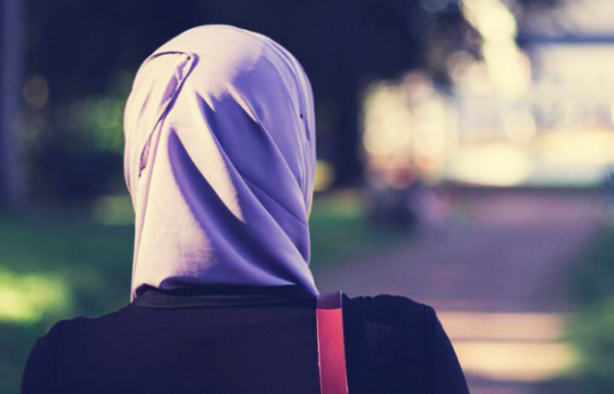 Foto - Türkiye'de 'başörtüsü' rezaleti! 28 Şubat kafası bitmedi gitti