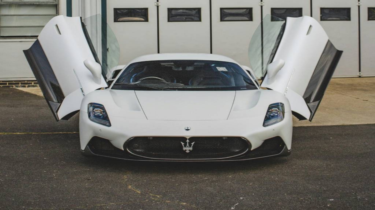 Foto - Türkiye’de bir ayda tam 412 süper lüks otomobil satıldı! İşte o modeller ve dudak uçuklatan fiyatları