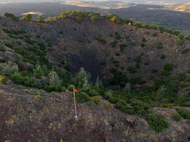 Foto - Türkiye'de bir ilk, 5 km derinlikte 8 adet bulundu! Püskürme ihtimali gündemde...