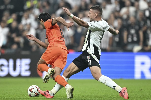 Foto - Türkiye’de bir ilk: Yine Beşiktaş taraftarı yaptı: Futbolcuların yapamadığını yaptılar! Kulak ağrısı ihtimali gündemde…