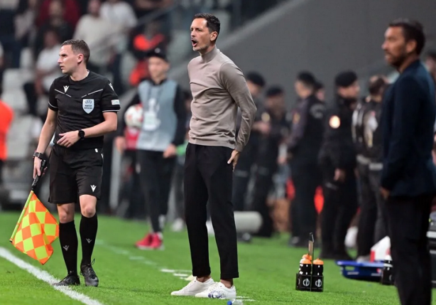 Foto - Türkiye’de bir ilk: Yine Beşiktaş taraftarı yaptı: Futbolcuların yapamadığını yaptılar! Kulak ağrısı ihtimali gündemde…