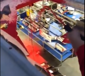 Foto - Türkiye'de boykota katılmayanlar utanır mı? F-35'leri boya ile vurdular