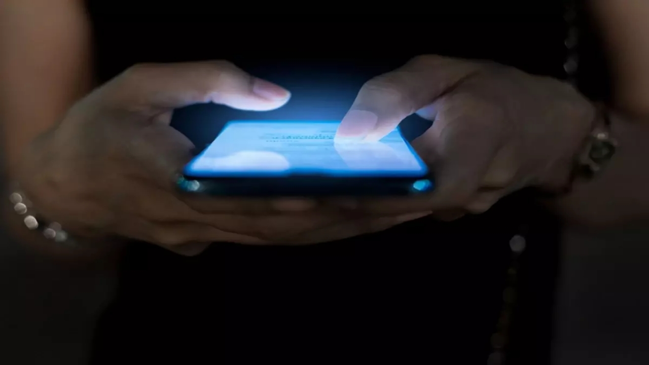 Türkiye’de büyük kaos! Deprem öncesi binlerce telefona gelen bildirim infiale yol açtı