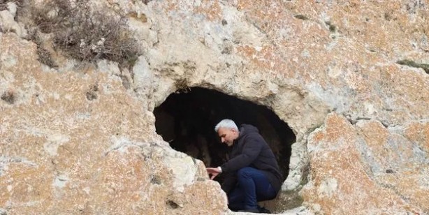 Foto - Türkiye'de büyük ses getirecek keşif! Van'da ilk defa görülen mezarı Jandarma korumaya aldı