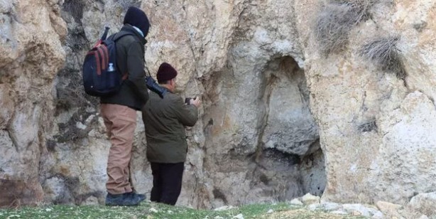 Foto - Türkiye'de büyük ses getirecek keşif! Van'da ilk defa görülen mezarı Jandarma korumaya aldı