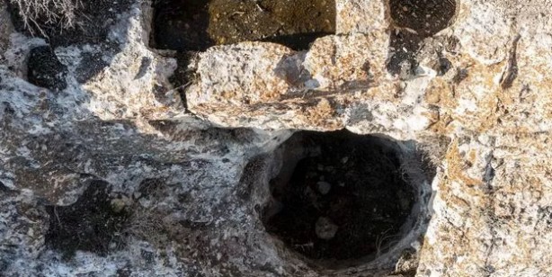 Foto - Türkiye'de büyük ses getirecek keşif! Van'da ilk defa görülen mezarı Jandarma korumaya aldı