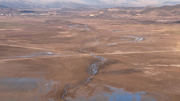 Foto - Türkiye’de büyüklüğüyle 7. sırada bulunuyor! Dronla görüntülendi! O gölümüz can çekişiyor!