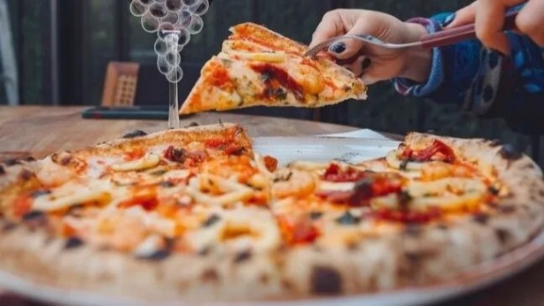 Türkiye'de çok sayıda şubesi olan pizza devi iflas etti! Şubelerinin satılmasına karar verildi