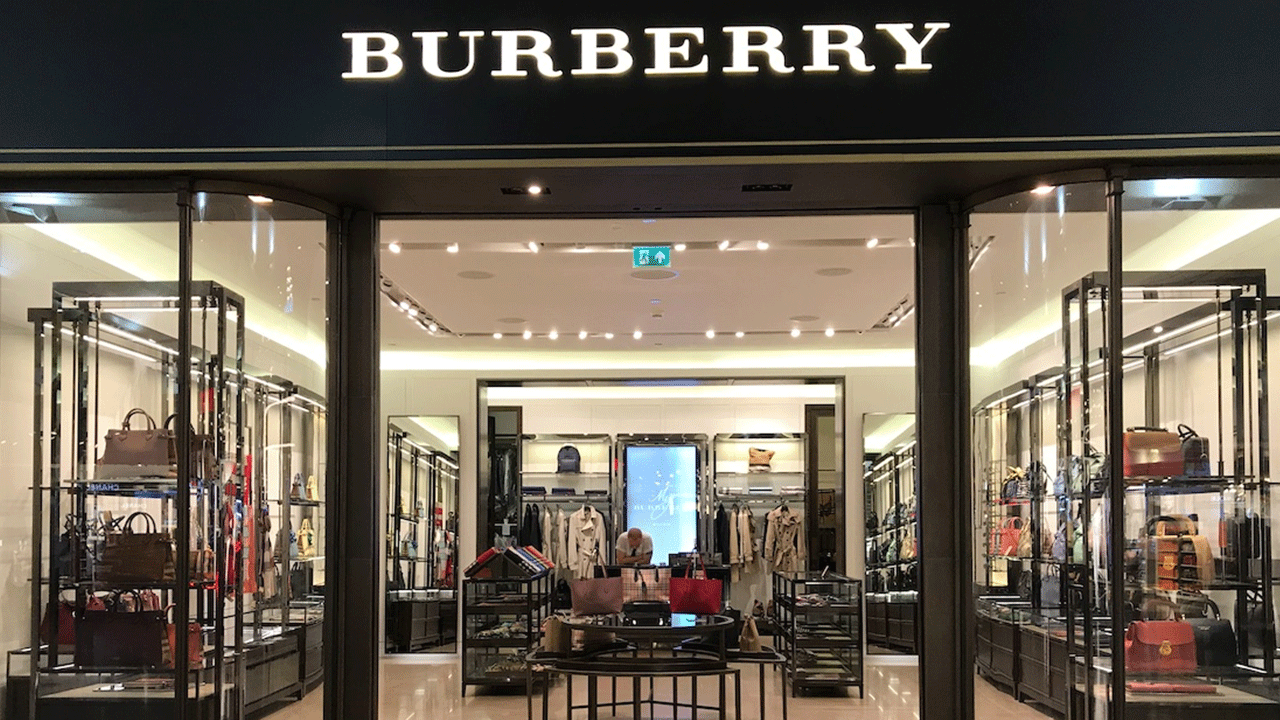 Foto - Türkiye'de çok sayıda şubesi var: Giyim devi 1.700 kişiyi işten çıkaracak!