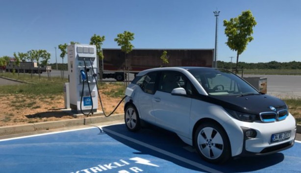 Foto - Türkiye'de elektrikli araç şarj istasyonu en çok hangi ilde var?
