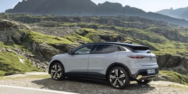 Türkiye’de elektrikli otomobil çılgınlığı! Satışa çıktığı gibi tükendi