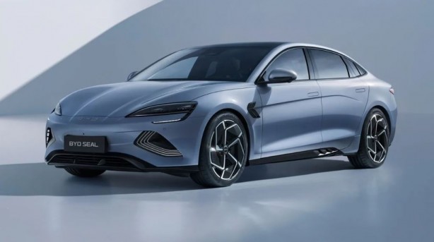 Türkiye'de fabrika kurmaya hazırlanan BYD'den dev anlaşma