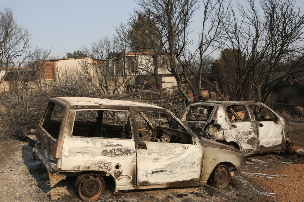 Foto - Türkiye'de hala devam ederken bu kez Yunanistan'da görüldü! Tam bir felaket