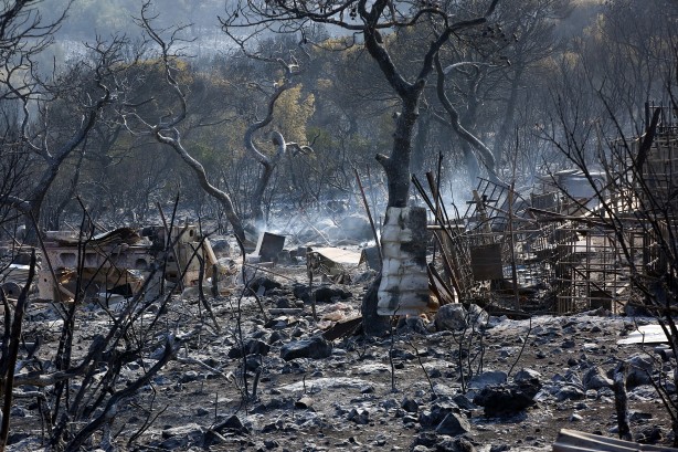 Foto - Türkiye'de hala devam ederken bu kez Yunanistan'da görüldü! Tam bir felaket