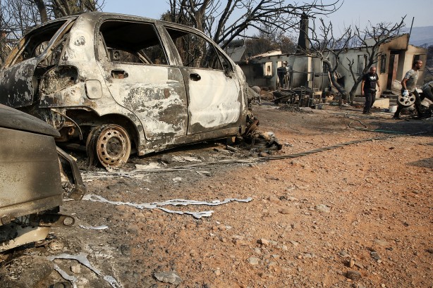Foto - Türkiye'de hala devam ederken bu kez Yunanistan'da görüldü! Tam bir felaket