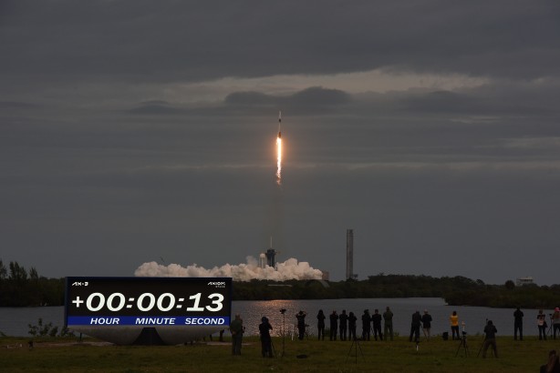 Foto - Türkiye’de ilk olan tarihi gelişmeyi görmediler! Kimi uzaya çıkar kimi kafayı kuma gömer