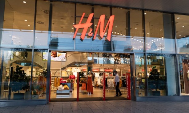 Foto - Türkiye'de onlarca mağazası olan H&M'den şok karar! Sözleşmeyi feshettiler, sebebi herkesi isyan ettirdi