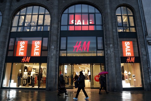 Foto - Türkiye'de onlarca mağazası olan H&M'den şok karar! Sözleşmeyi feshettiler, sebebi herkesi isyan ettirdi