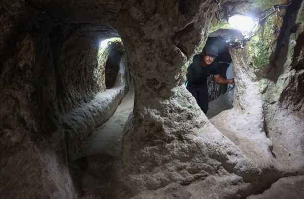 Foto - Türkiye'de, tadilat yapan adamın evinin altından çıktı! Çekicinin ucuna takıldı ve… 