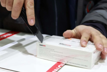 Türkiye'de uygulanacak 3 milyon Çin aşısı depoya girdi! İşte ilk görüntüler