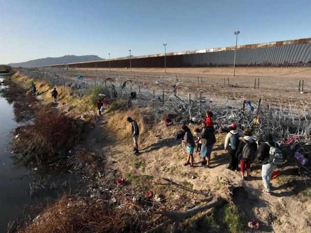 Foto - Türkiye'de Van Amerika'da Texas! Yasa dışı göçle mücadele