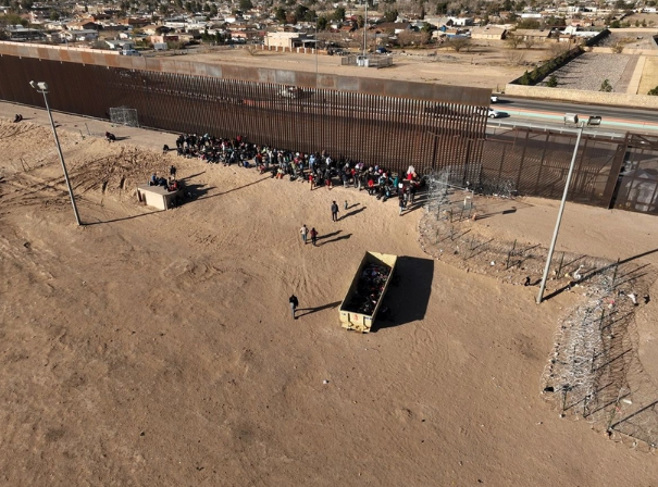 Foto - Türkiye'de Van Amerika'da Texas! Yasa dışı göçle mücadele