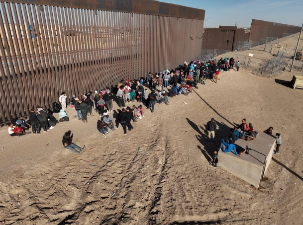 Foto - Türkiye'de Van Amerika'da Texas! Yasa dışı göçle mücadele
