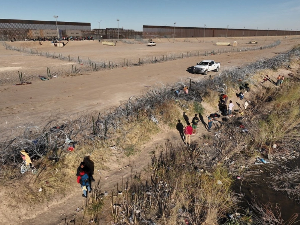 Foto - Türkiye'de Van Amerika'da Texas! Yasa dışı göçle mücadele