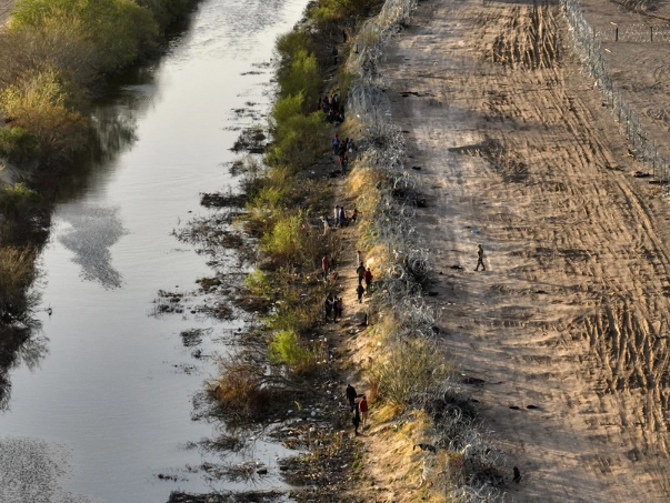 Foto - Türkiye'de Van Amerika'da Texas! Yasa dışı göçle mücadele