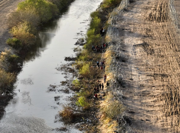 Foto - Türkiye'de Van Amerika'da Texas! Yasa dışı göçle mücadele