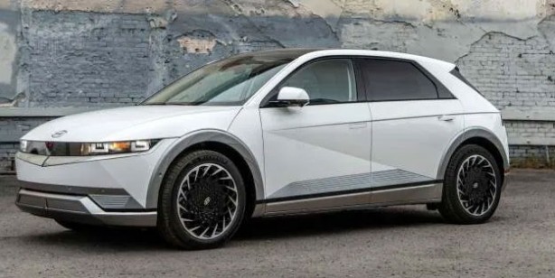 Foto - Türkiye'de 'Yılın Otomobili’ açıklandı