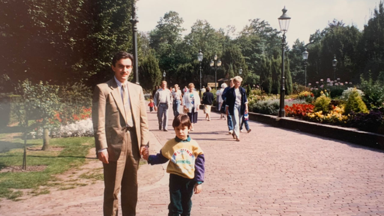 Foto - Türkiye'deki cemaat lideri lüks mağazada alışveriş yaptı! Arazi satın aldı, cemaat karıştı