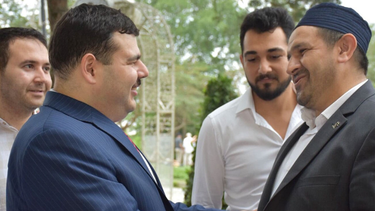 Foto - Türkiye'deki cemaat lideri lüks mağazada alışveriş yaptı! Arazi satın aldı, cemaat karıştı