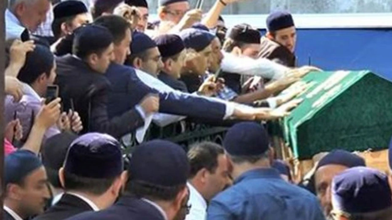 Foto - Türkiye'deki cemaat lideri lüks mağazada alışveriş yaptı! Arazi satın aldı, cemaat karıştı