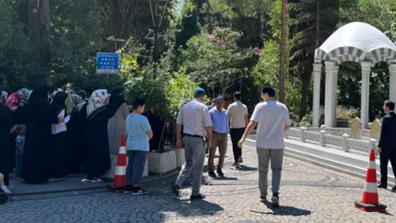 Foto - Türkiye'deki cemaat lideri lüks mağazada alışveriş yaptı! Arazi satın aldı, cemaat karıştı